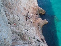 Climbing by the sea - area Nolitudine